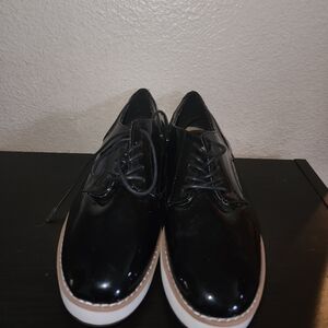 Women's shoes